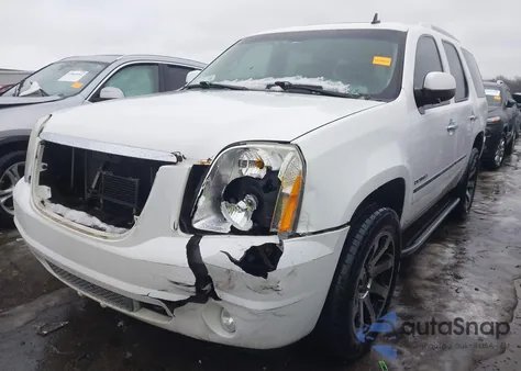 2010 GMC Yukon Denali z USA, uszkodzony, nr VIN 1GKUKEEF7AR270415